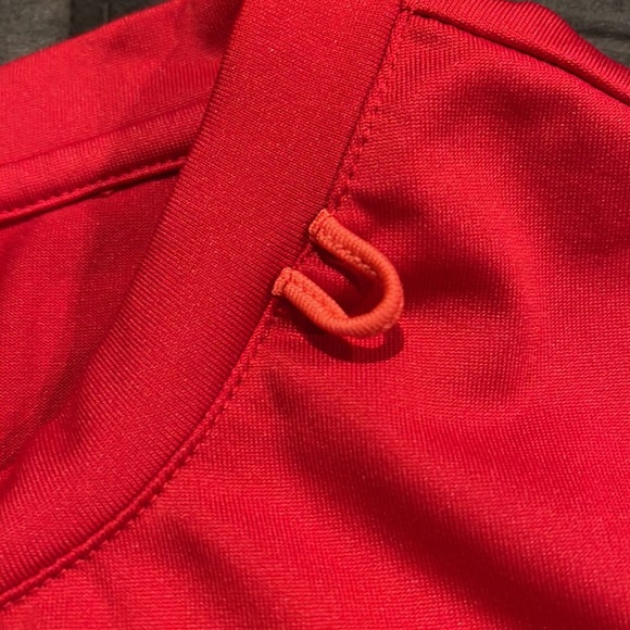 Red FILA workout shirt size M - Picture 4 of 6